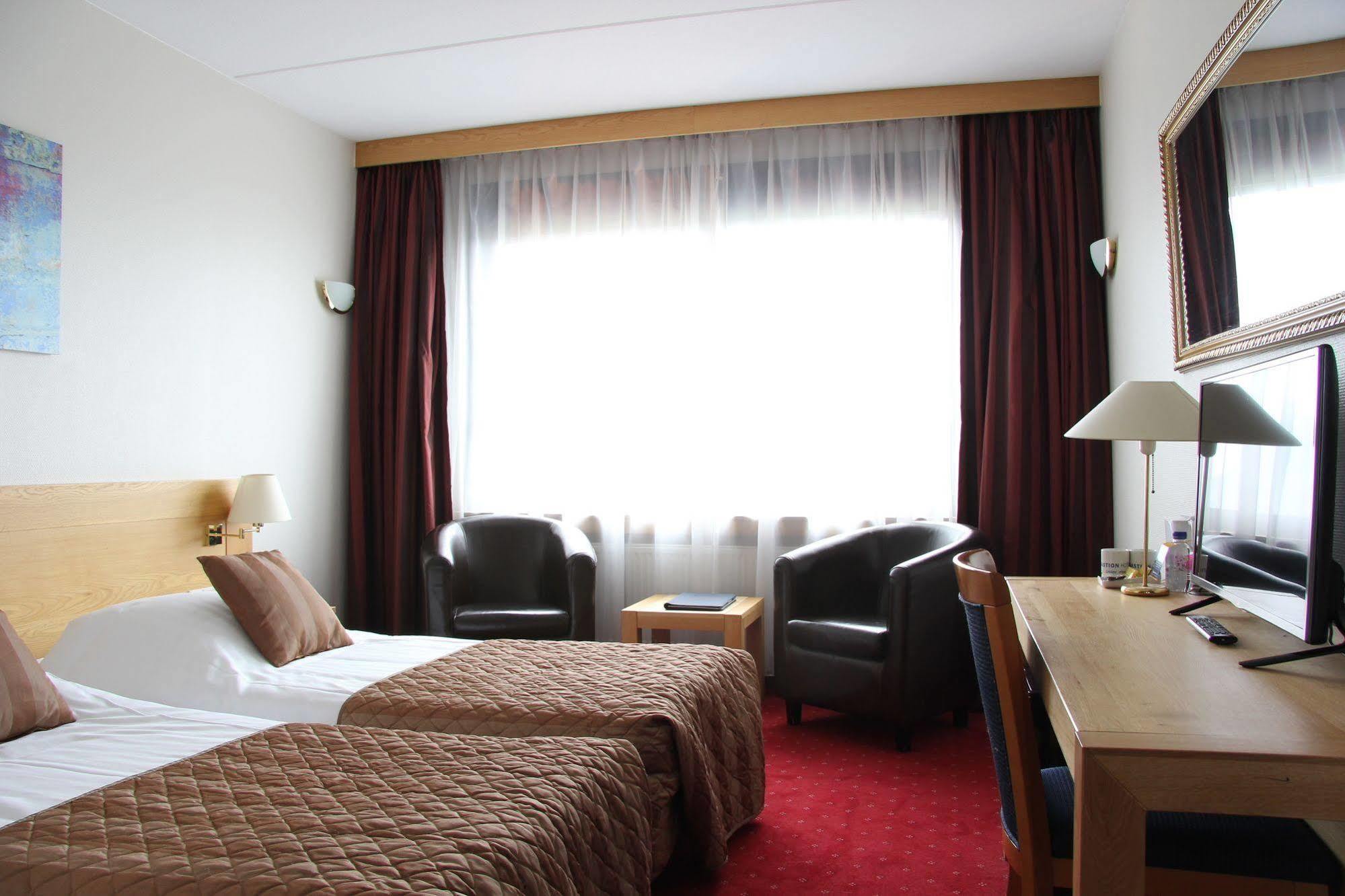 Bastion Hotel Rotterdam Alexander Екстериор снимка